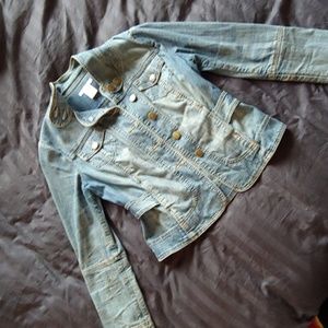 Cute denim jacket.